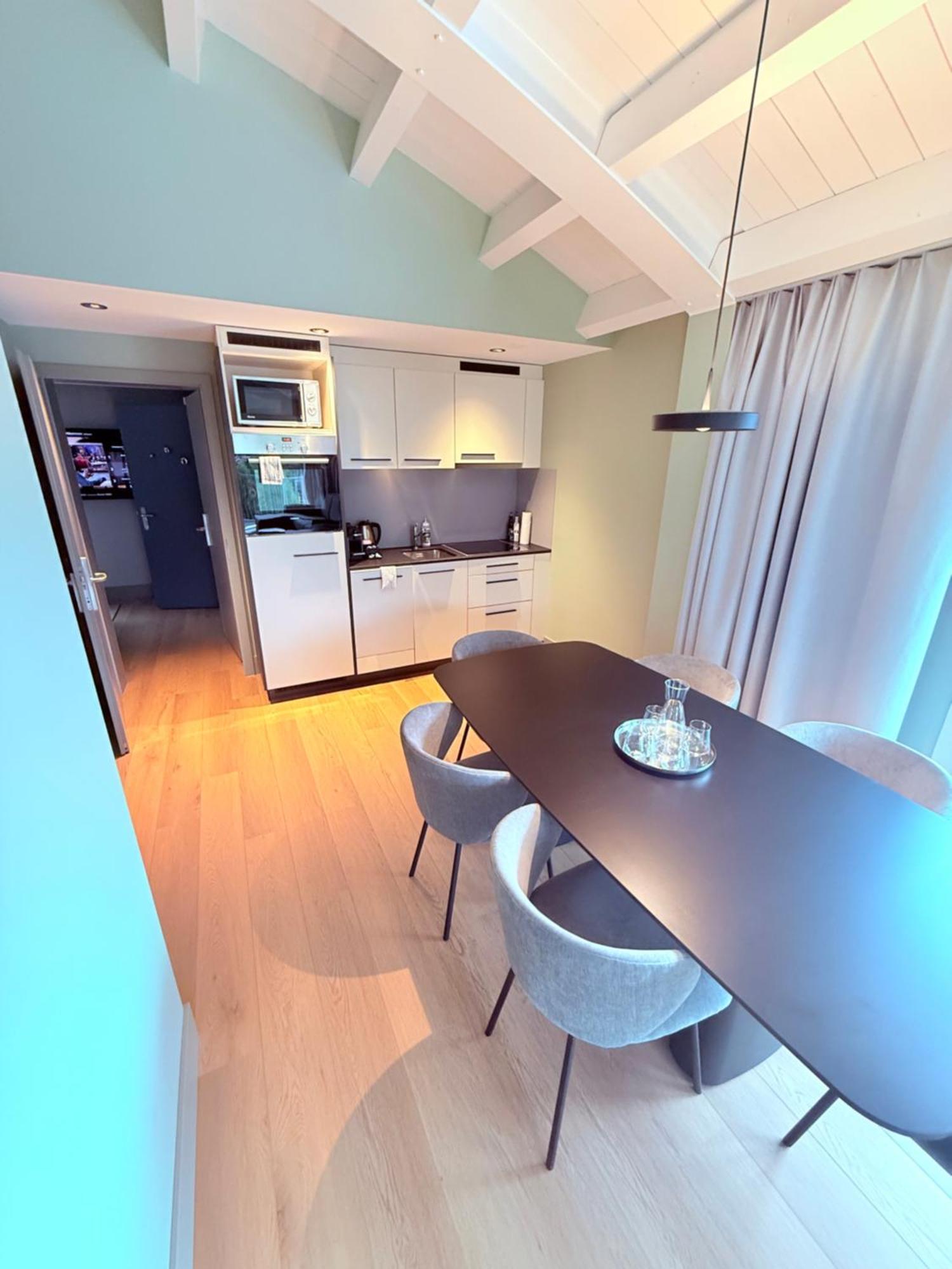 Hop & Hotel 4*